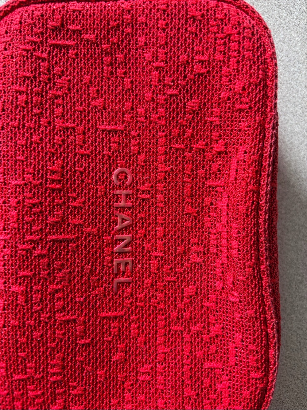 2021 Limited Edition cosmetic bag - Picture 2 of 7